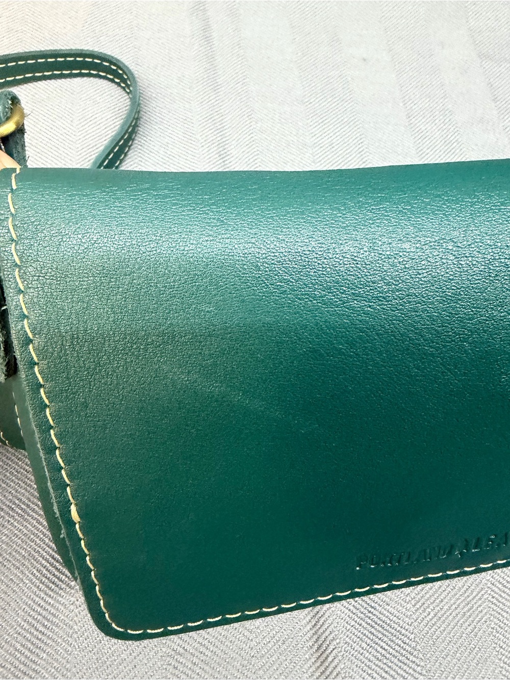 Portland leather Metro, mini Crossbody sea glass, green leather magnetic closure - Picture 12 of 12